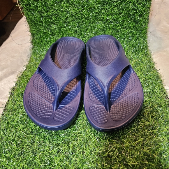 OOFOS Women's Blue Sandals size 9 nwot - Picture 2 of 6